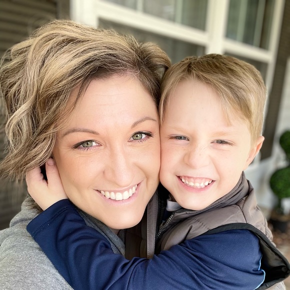 Meet your Posher, Danielle - Picture 3 of 11